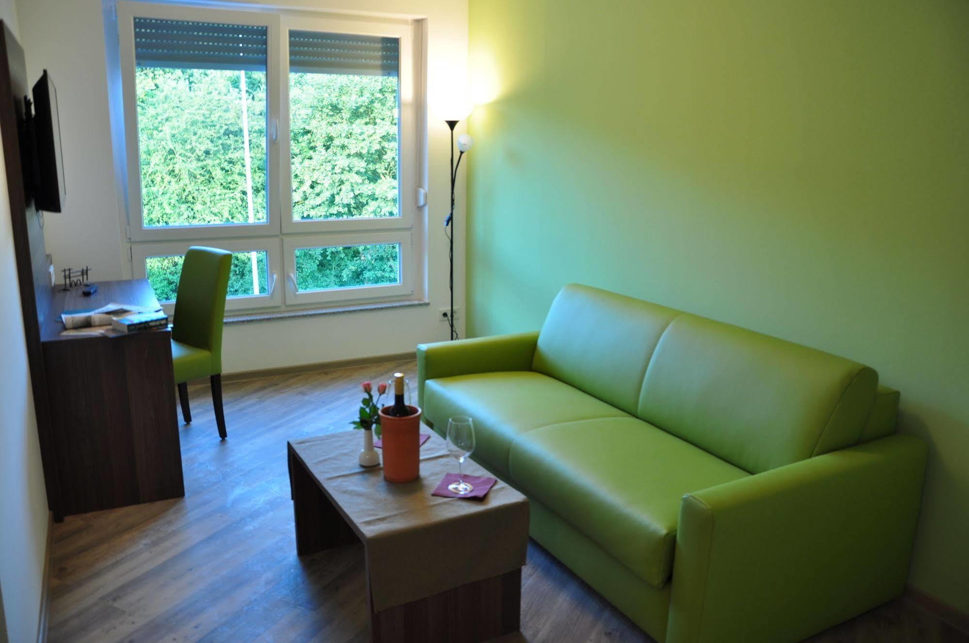 Schroeders Wein-Style-Hotel Treviri Esterno foto