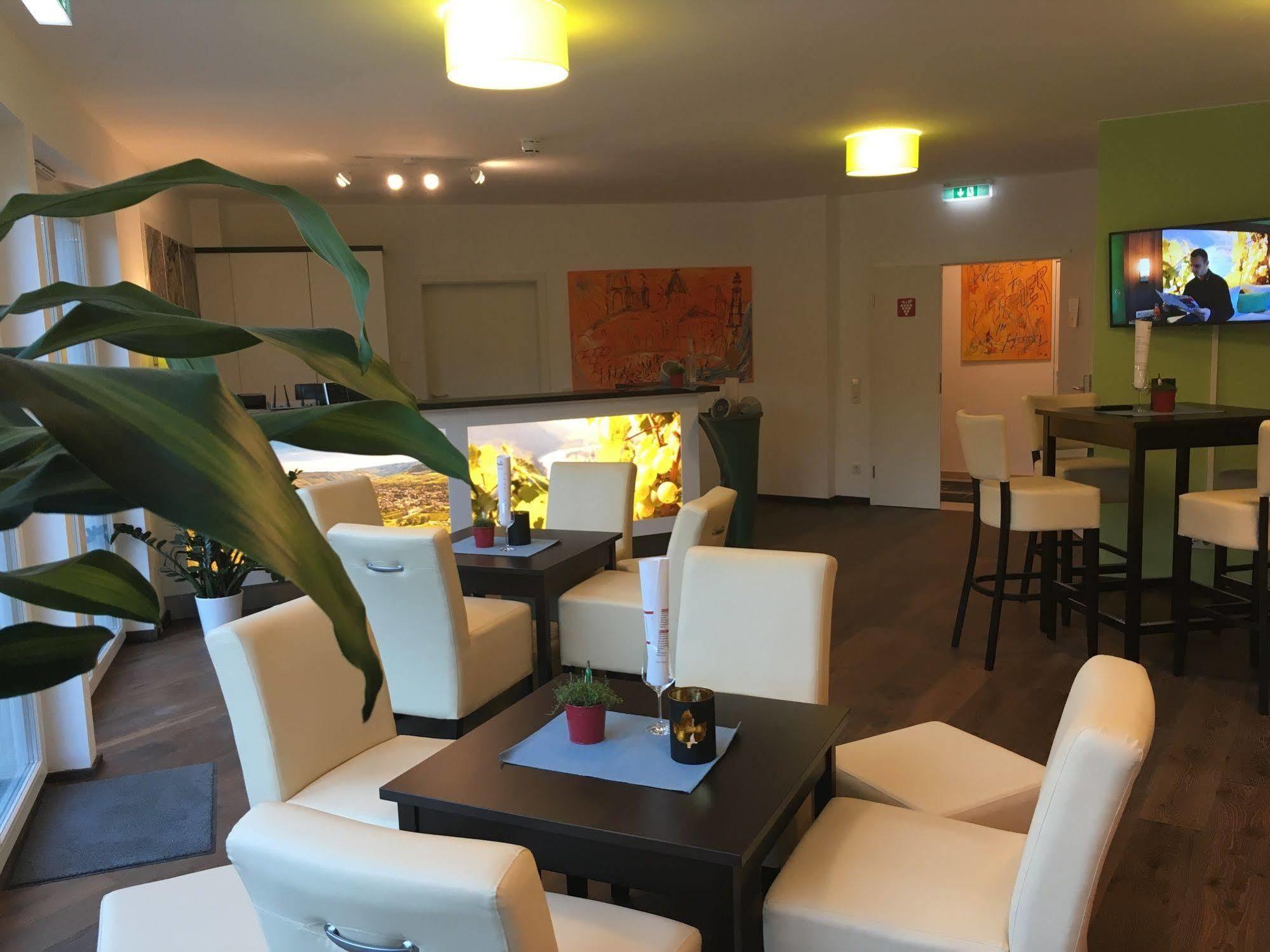 Schroeders Wein-Style-Hotel Treviri Esterno foto