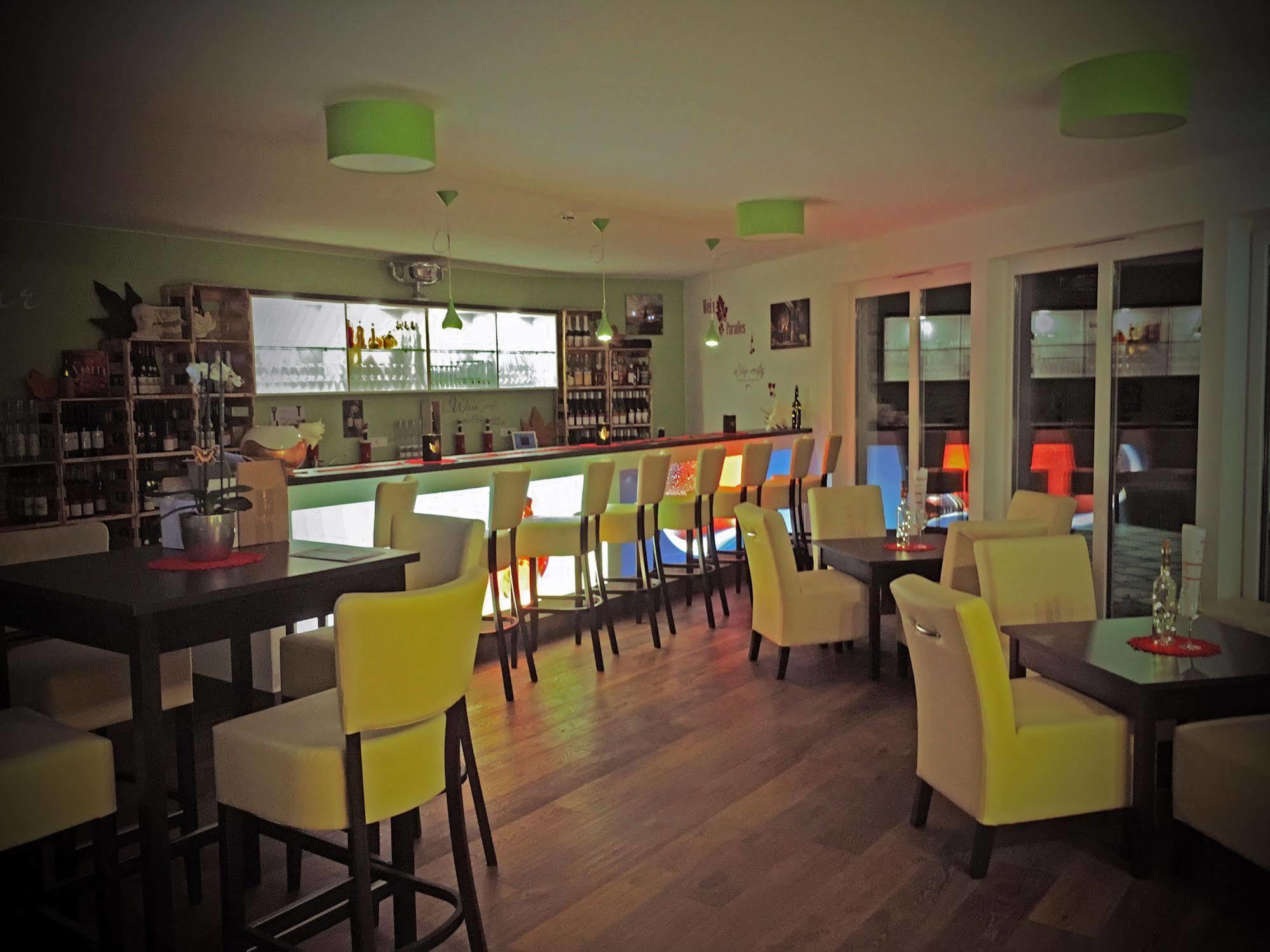 Schroeders Wein-Style-Hotel Treviri Esterno foto