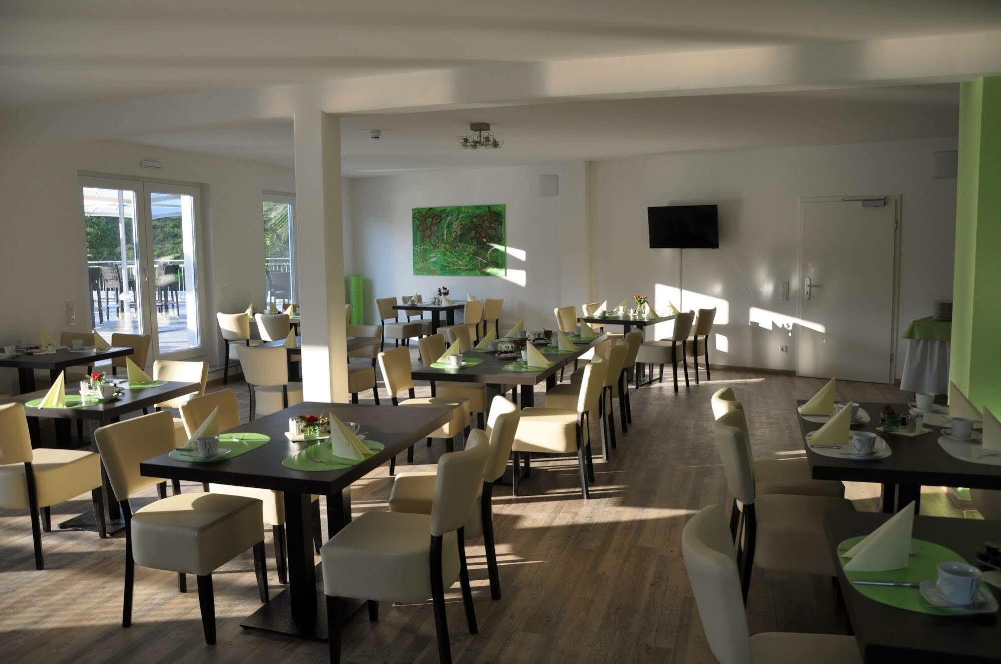 Schroeders Wein-Style-Hotel Treviri Esterno foto